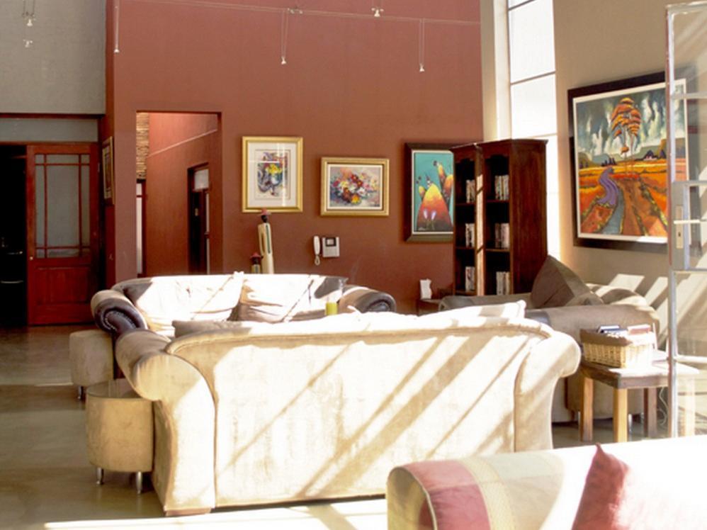 African Moon Corporate House 켐턴파크 외부 사진